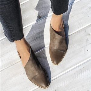 Royale flat boots by Moorea Seal